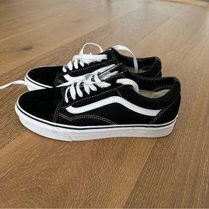Vans Old Skool Women’s size 9